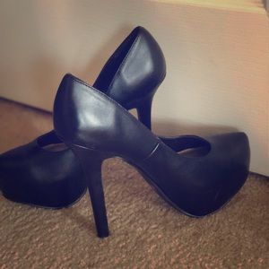 Chinese Laundry Size 9 black Pumps
